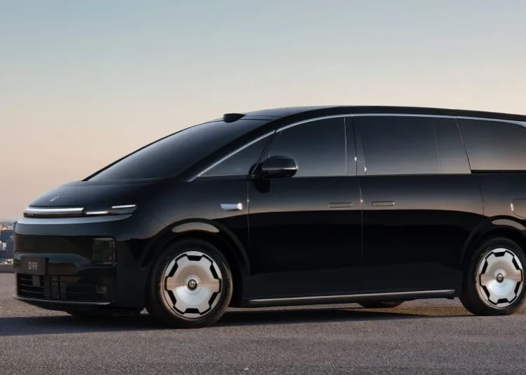 Leapmotor D99 launched in China as flagship electric MPV