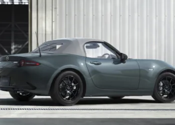 Zinc Green makes its debut on Mazda MX-5 Miata in Japan