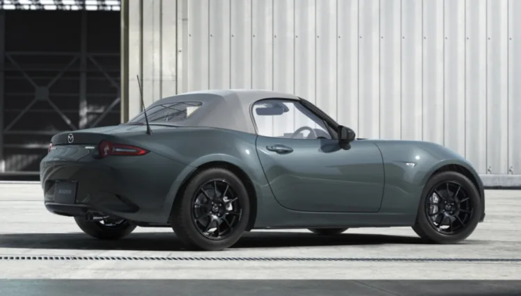 Zinc Green makes its debut on Mazda MX-5 Miata in Japan