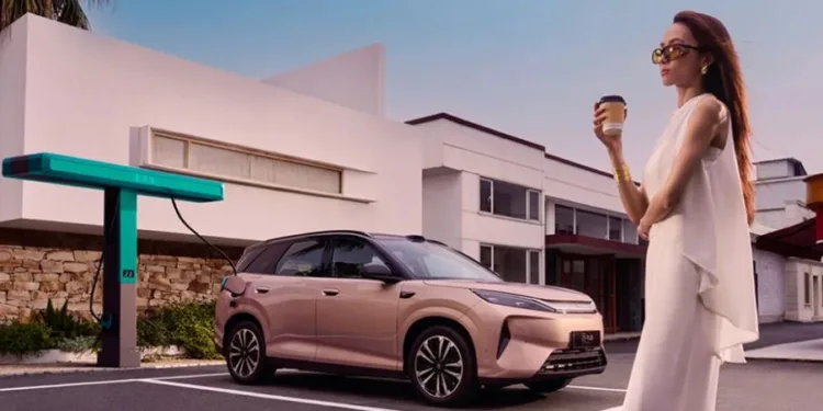 New Atto 3 tops 30,000 orders in first week in China, says BYD GM