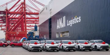 SAIC's fleet logistics operator Anji with new cars.