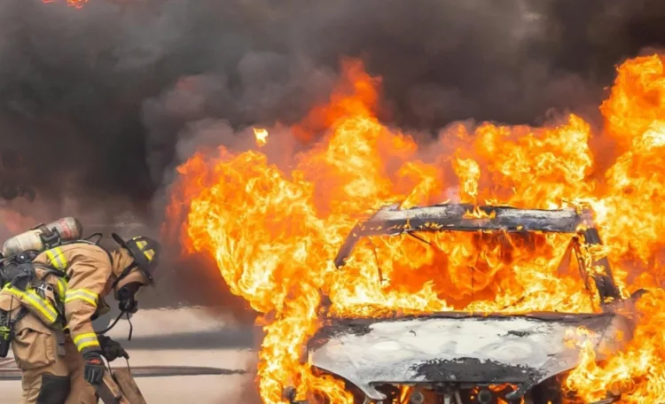 Generic pic of burning car.