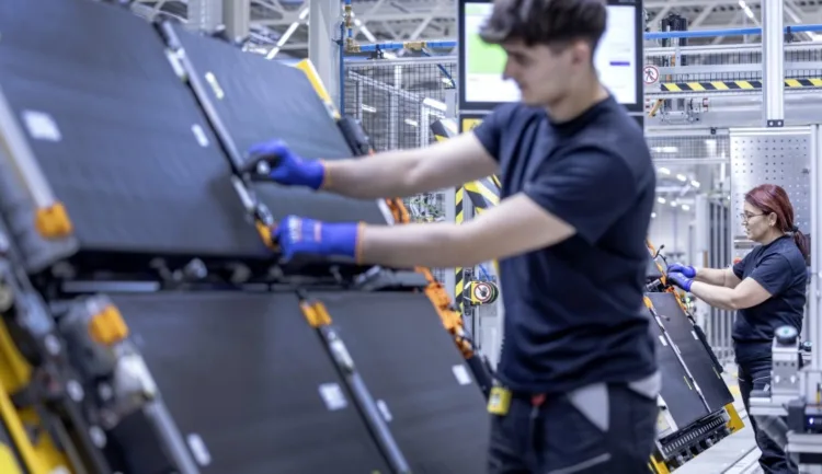 Mercedes-Benz opens expanded Hungary plant for electric C-Class production
