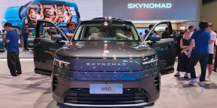 Xiaomi SkyNomad N90, N70 draw crowds with transforming cabins at Chengdu Motor Show