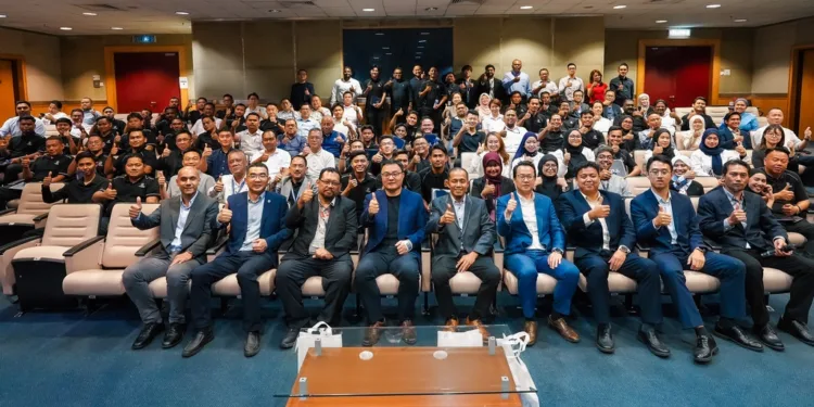 Proton e.MAS certifies first 37 EV technicians with TVETMARA