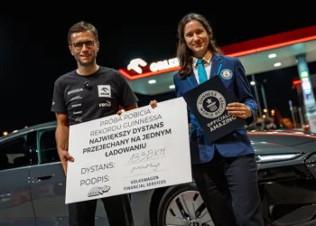 Audi A6 Sportback e-tron covers 1,338km on one charge in Guinness record drive