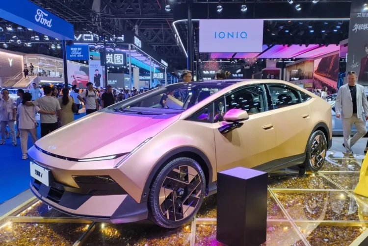 Hyundai Ioniq V to launch in China on Sept 29, priced from 120,000 yuan