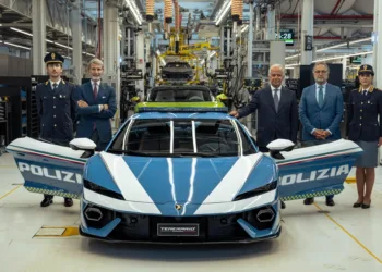 Lamborghini Temerario PHEV joins Italian police fleet as Huracán successor