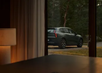 Volvo EX60.