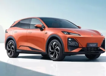 Changan's Deepal S07 electric SUV. A plug-in hybrid version will make its European debut at the Paris Motor Show on Oct 12.
