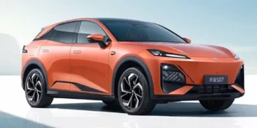 Changan's Deepal S07 electric SUV. A plug-in hybrid version will make its European debut at the Paris Motor Show on Oct 12.