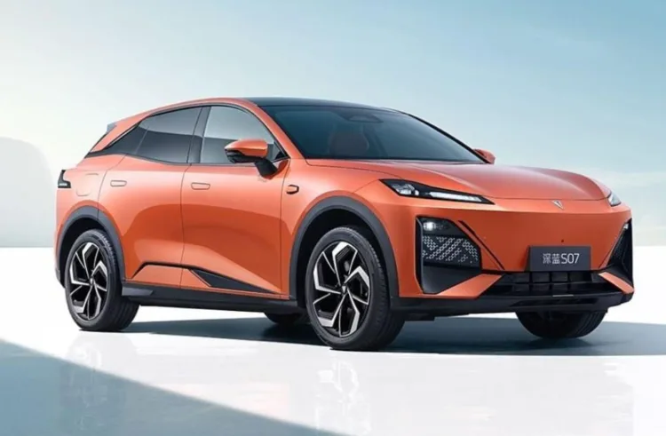 Changan's Deepal S07 electric SUV. A plug-in hybrid version will make its European debut at the Paris Motor Show on Oct 12.