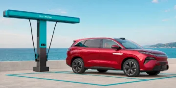 BYD Atto 8 debuts in Paris with Flash Charging, 652 km range