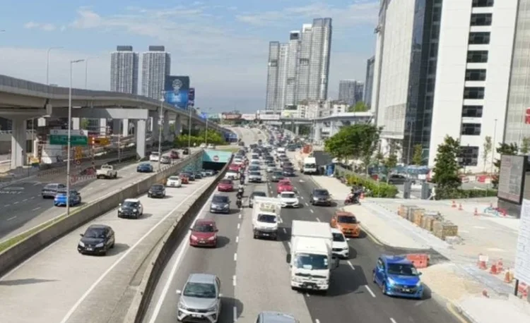 PassGo launches car-owner rewards programme with Proton e.MAS