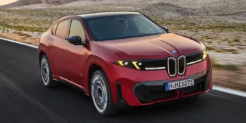 New BMW iX4 debuts with up to 828km range, 400kW charging