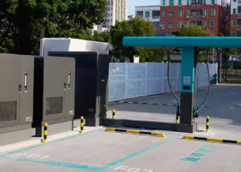 BYD Flash Charger chained shut at China charging station