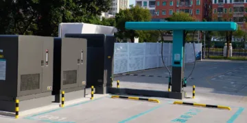 BYD Flash Charger chained shut at China charging station