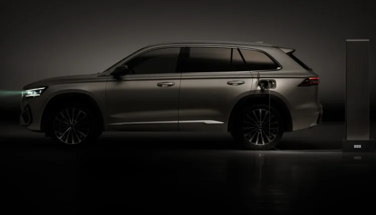 Geely Monjaro EM-i PHEV heads to Paris for European debut
